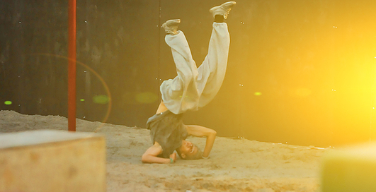 Киев насладился зрелищем "летающих мотоциклистов" и чемпионов паркура (фото)