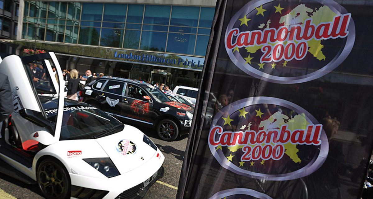 Автомобильная гонка Cannonball 2000 стартовала в Лондоне (фото)