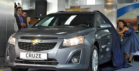 Столичное автошоу-2012: в Киеве показали новый Chevrolet Cruze (фото)