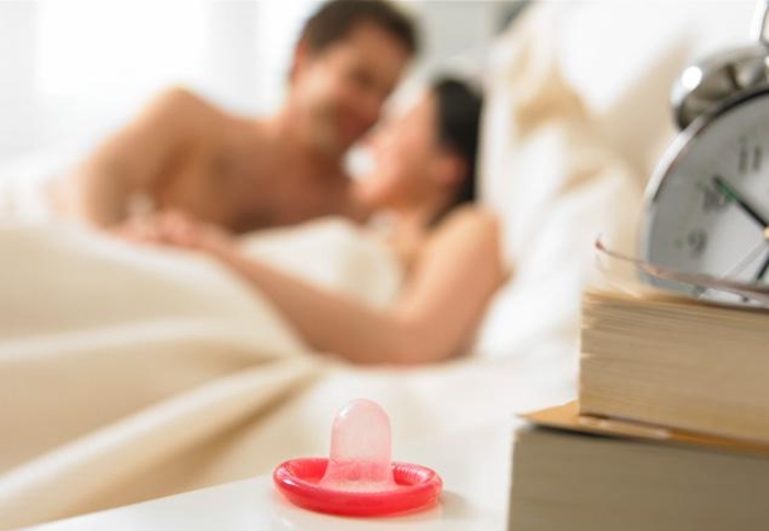 Захист себе в ліжку: 15 помилок із презервативами