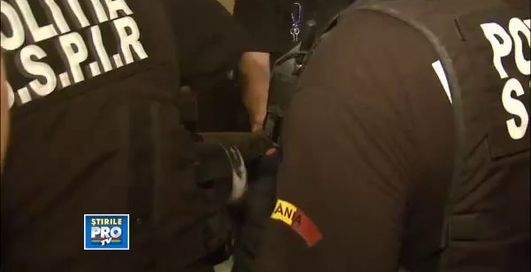 Как выбить дверь