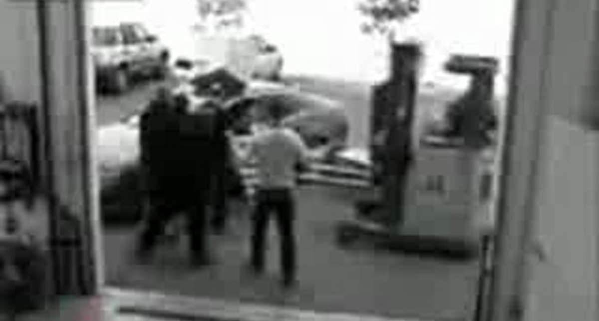 Авария в гараже