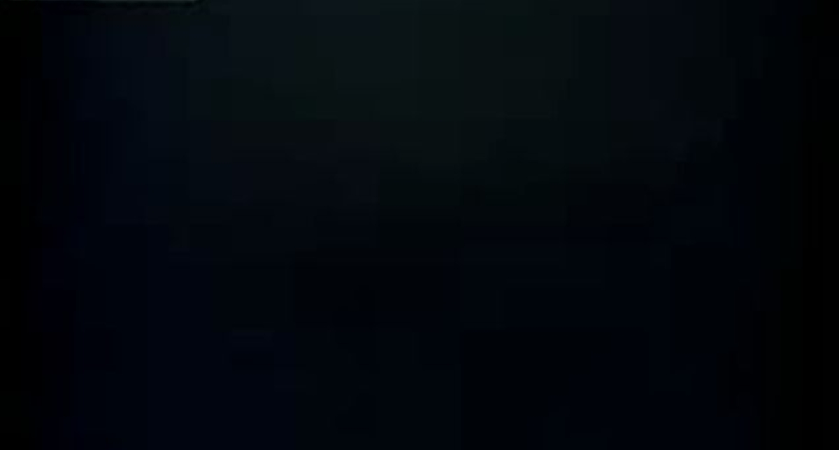 Молния ударила рядом с оператором!