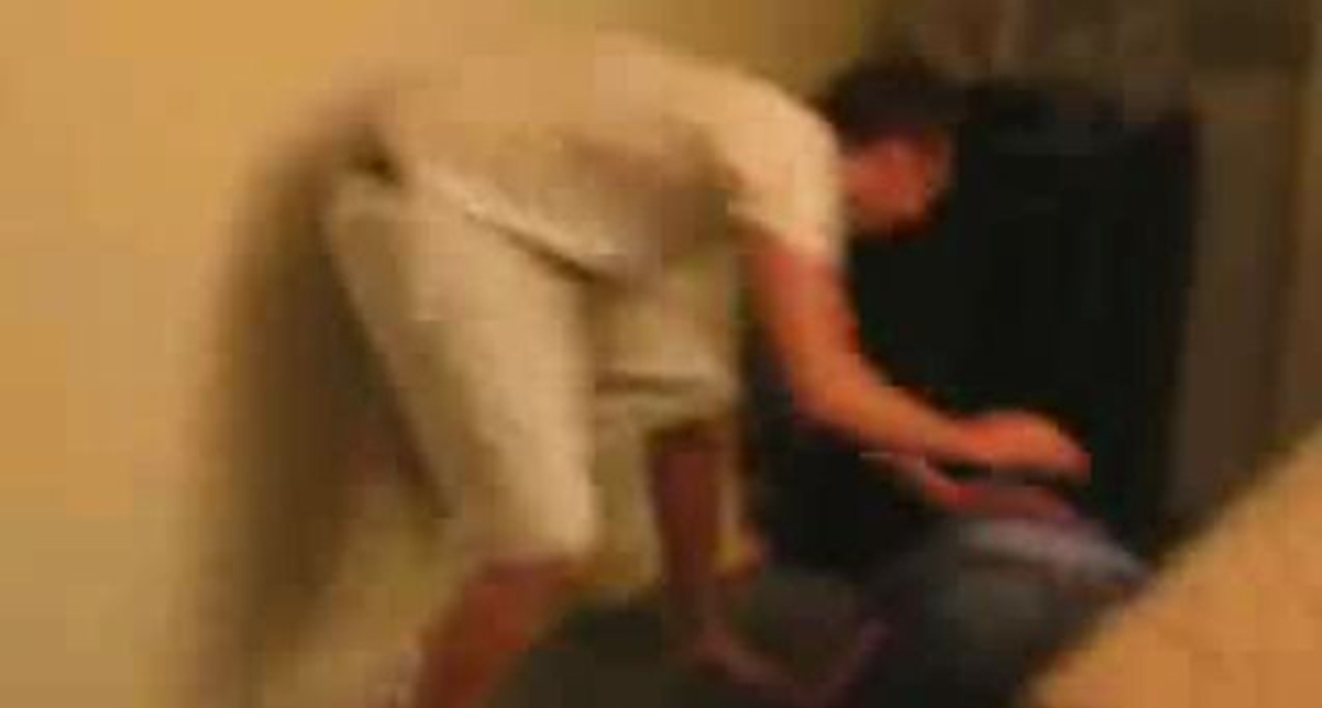 удар по мордасам