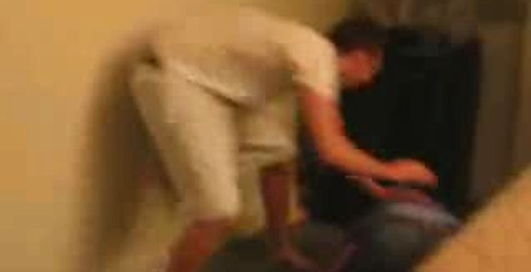 удар по мордасам