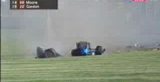 болид вдребезги