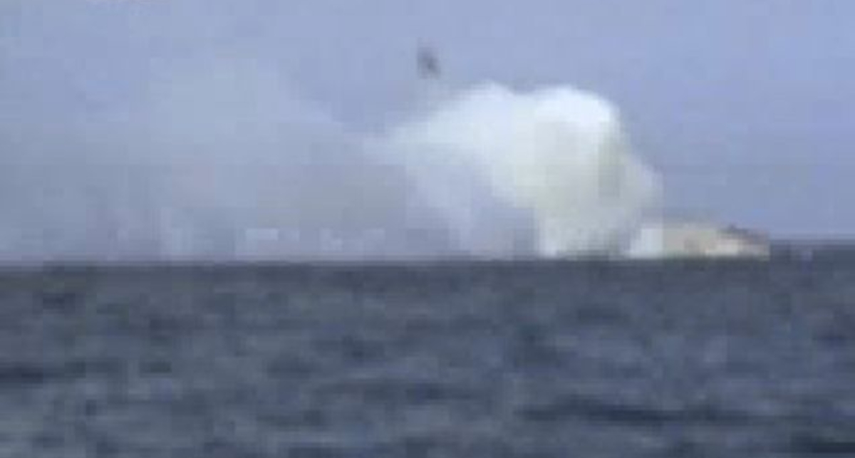 самолет упал в море