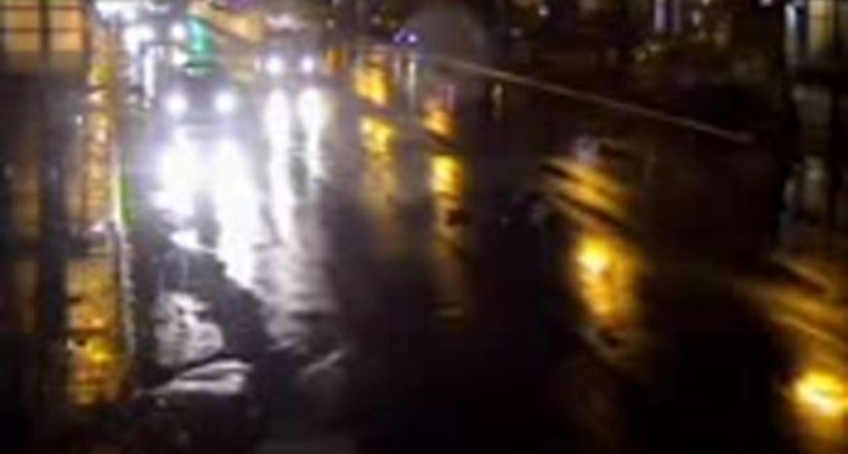 Девушка дважды попала под машину