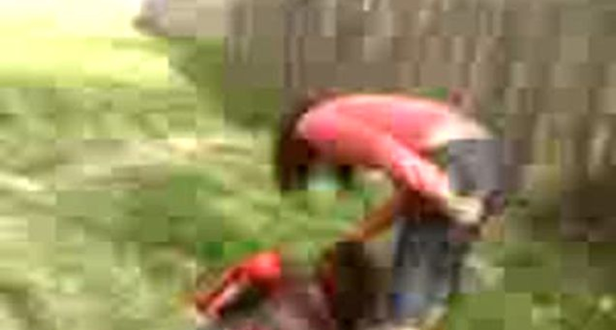 Две девушки избили одноклассницу.