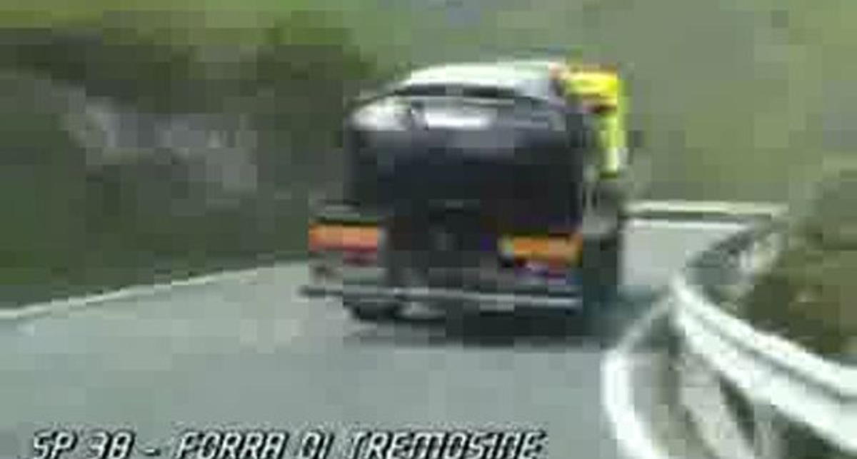 Aston Martin - авто Джеймс Бонда