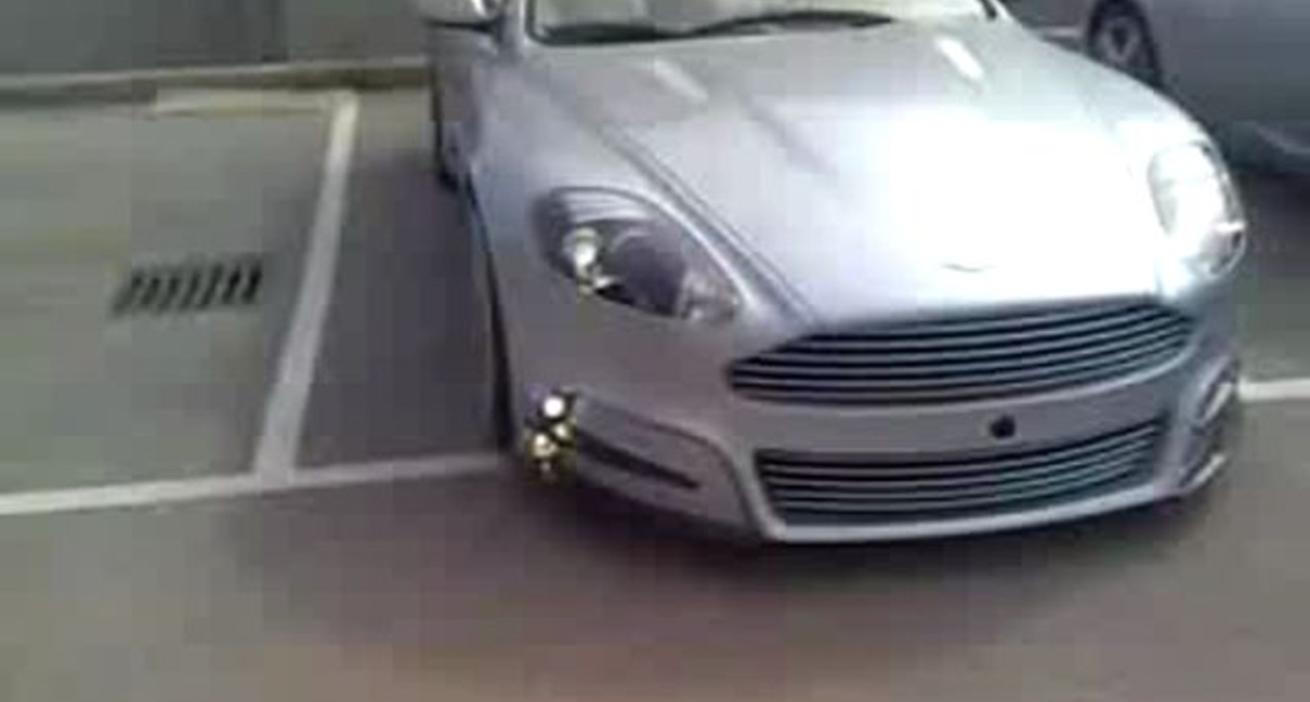 Aston Martin DB9 Volante by Mansory