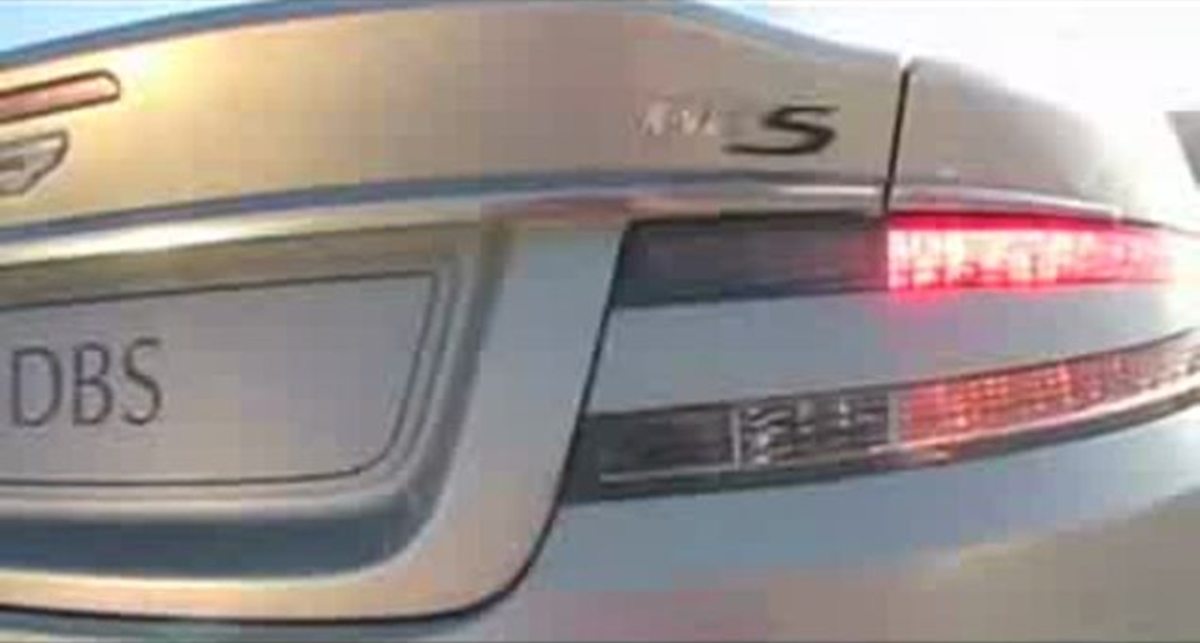Aston Martin DBS - крутой британский суперкар