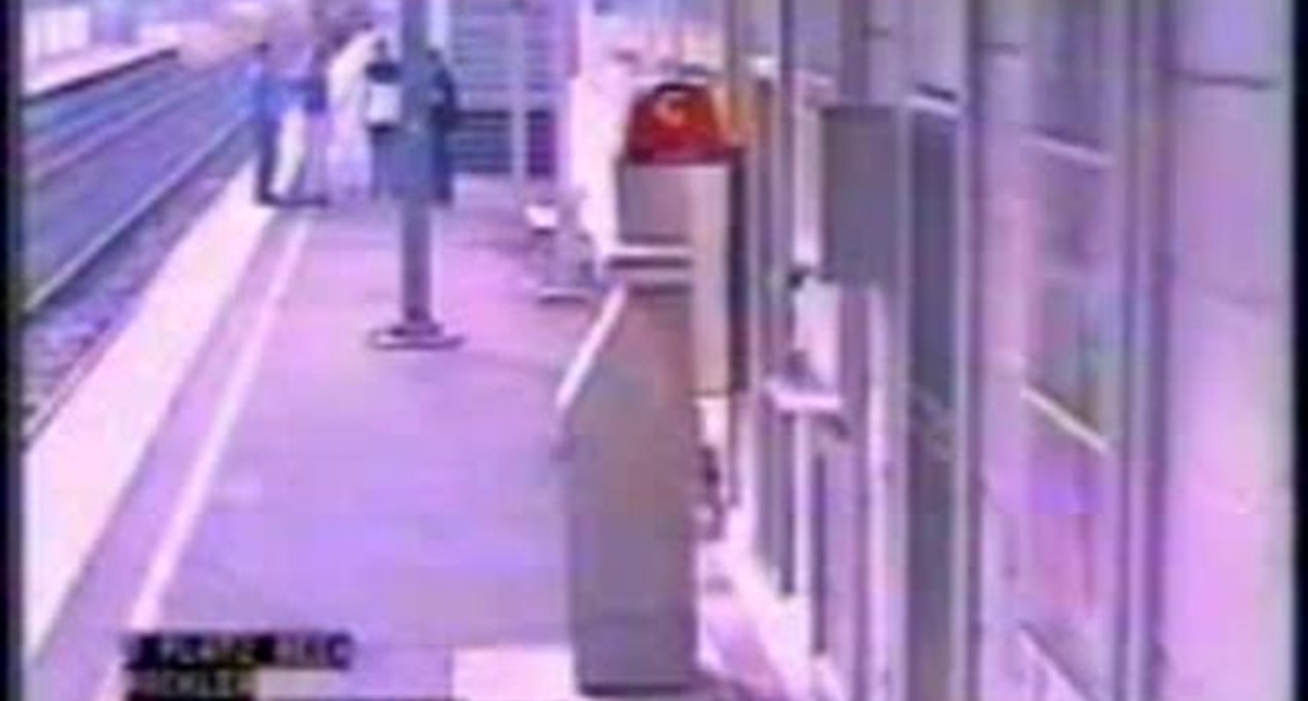 Упавшие под поезд