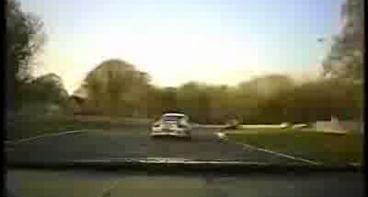 Aston Martin на гоночном треке