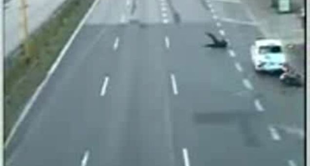 Водитель-тупица чуть не убил человека.