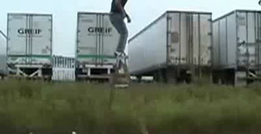 Прыжок над машиной)