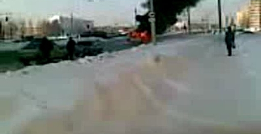 Взрыв маршрутки в г.Чебоксары. Прохожий даже не вздрогнул!