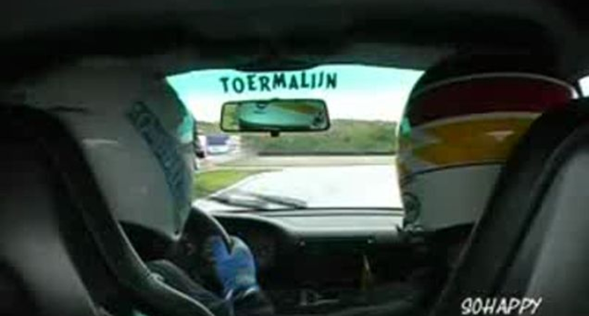 Porsche 993 против Aston Martin DB9