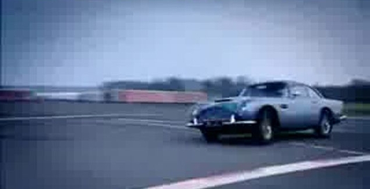 Jaguar E-type и  Aston Martin DB5