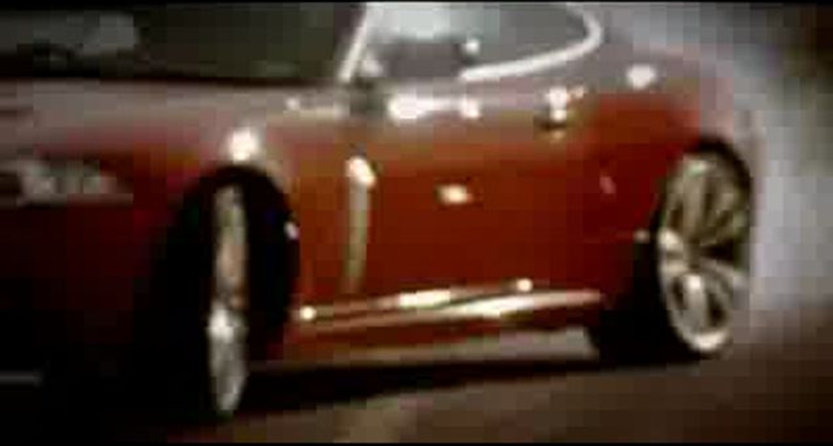 Jaguar XK-R и Aston Martin V8 Vantage