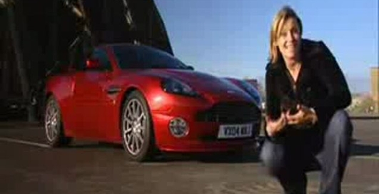 Красный Aston Martin Vanquish S