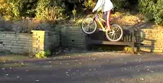 упал на лицо