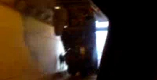 Невероятная авария. У грузовика на въезде в туннель поднялся кузов!