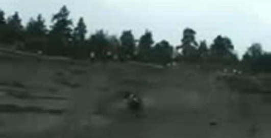 Багги упал с вершины горы.