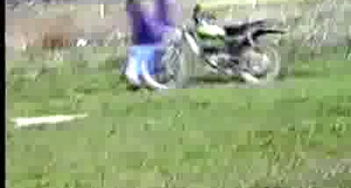 Под колесом