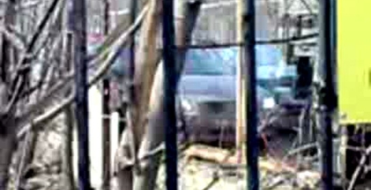 Грузовик застрял.