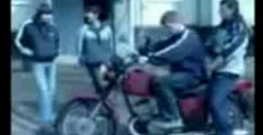 ПРИДУРОК НА МОТОЦИКЛЕ!