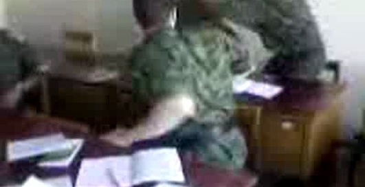 Стулом по голове!!!