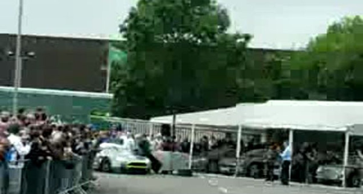 Aston Martin Burnout