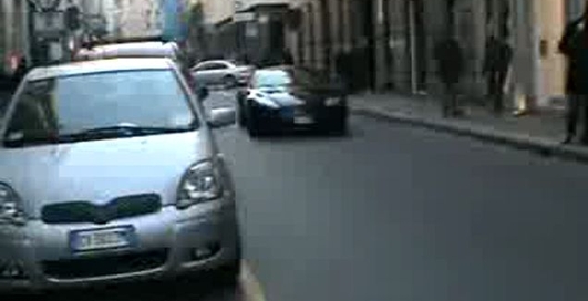 Aston Martin V8 Vantage - Start Up and Accelerate