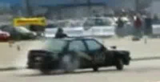 водитель попал под свою машину