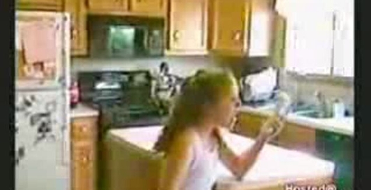 Девочка в дикой ярости