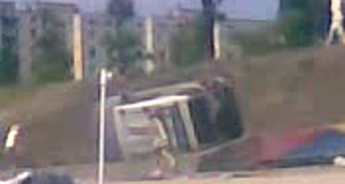 Джип и пыль)