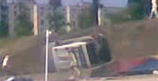 Джип и пыль)