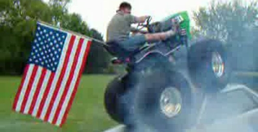 Езда с препятствиями на мини тракторах