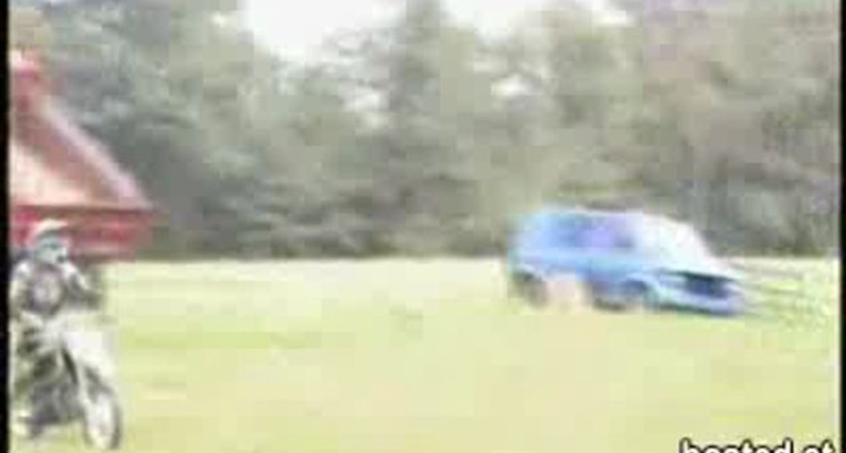 Не допрыгнул и свалился