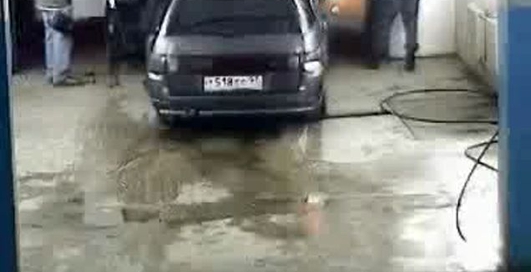 Не рассчитал и ударил