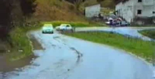 Сперва красиво обогнал, а потом...