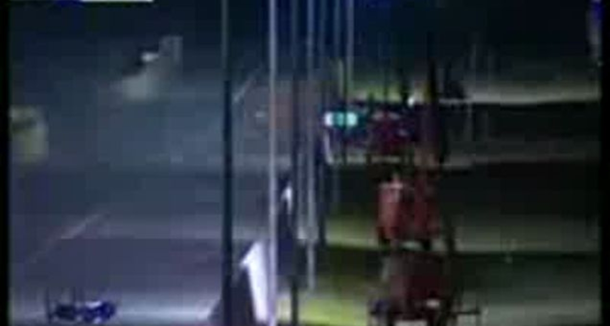 Водитель выжил в страшной аварии.