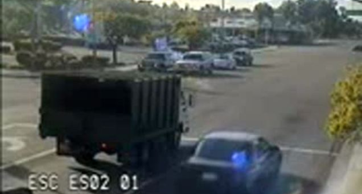 Автомобиль сбил мотоциклиста, проехав на красный