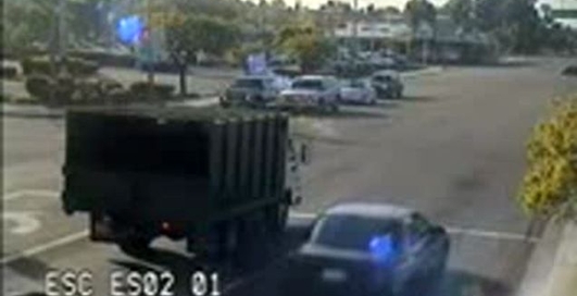 Автомобиль сбил мотоциклиста, проехав на красный