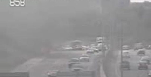 Бензовоз взорвался на шоссе в час пик