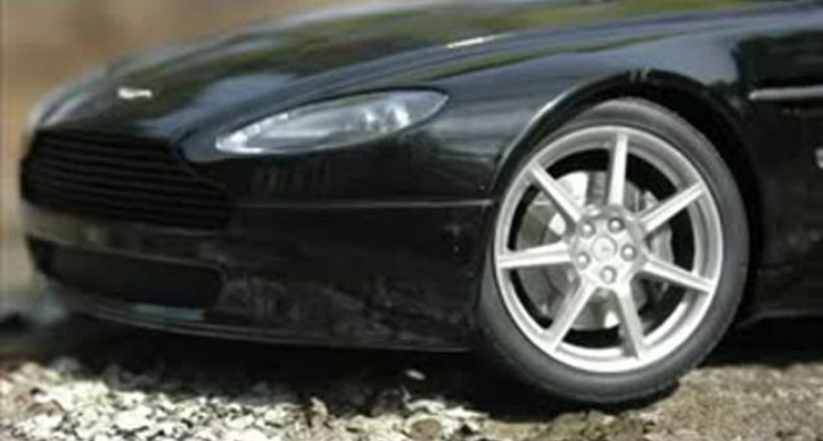 Aston Martin V8 vantage slide show!