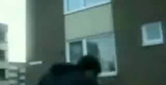 обиччям по землі