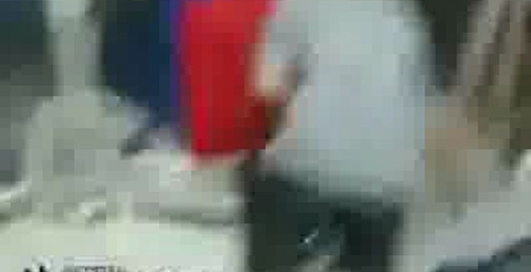 на скейті на біговій доріжці