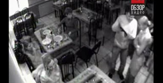 Драка в кафе